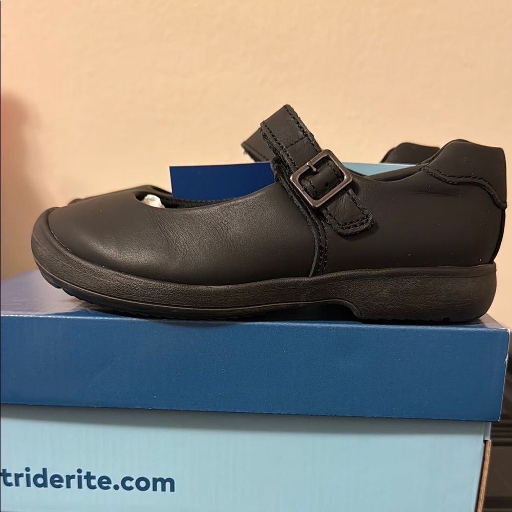 Stride Rite Mary Jane Shoes - Picture 4 of 7